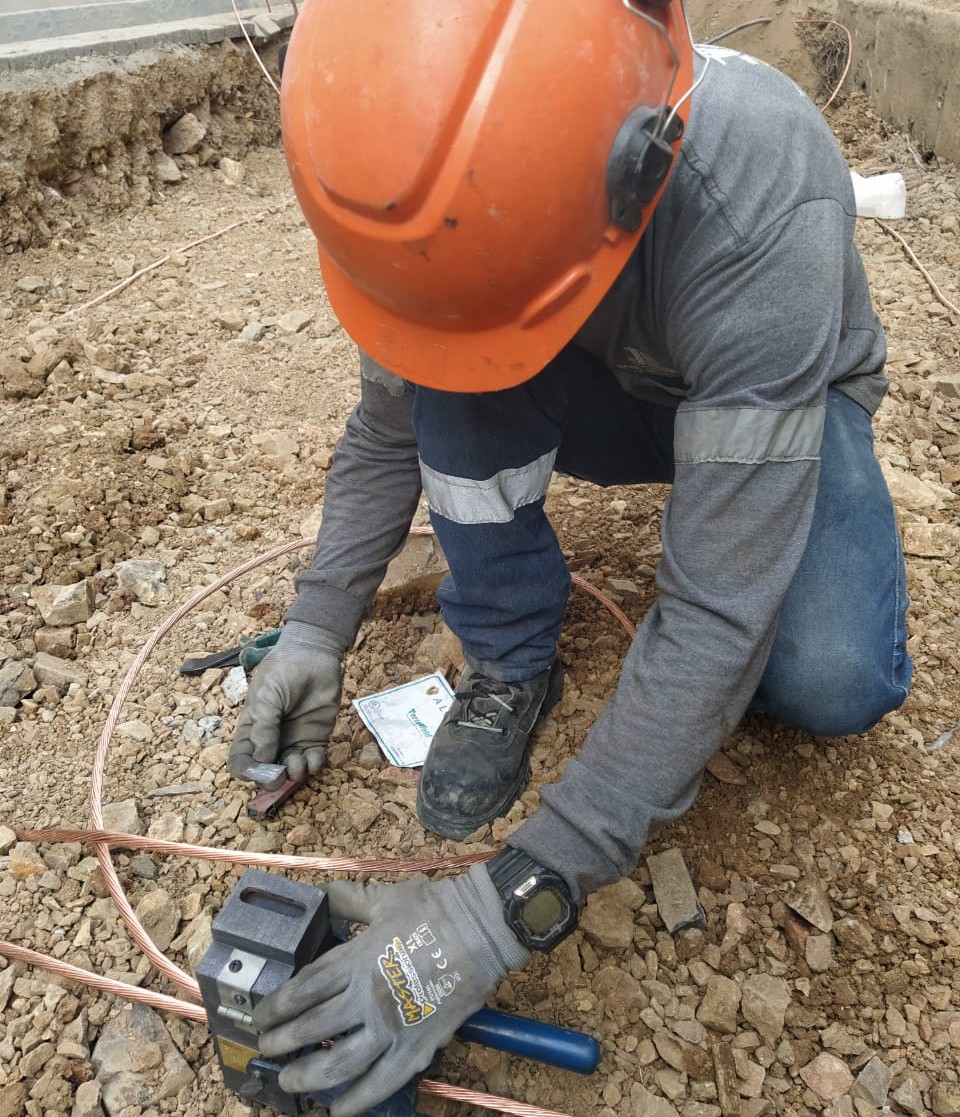 Conexión a equipos eléctricos