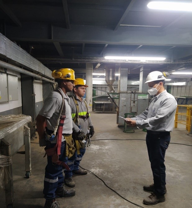 Montaje de tuberías eléctricas